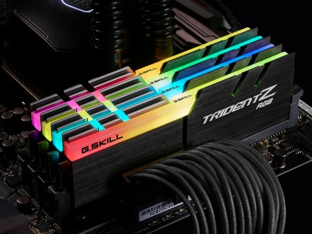 RGB LEDライトバー搭載のDDR4メモリ、G.SKILL「Trident Z RGB