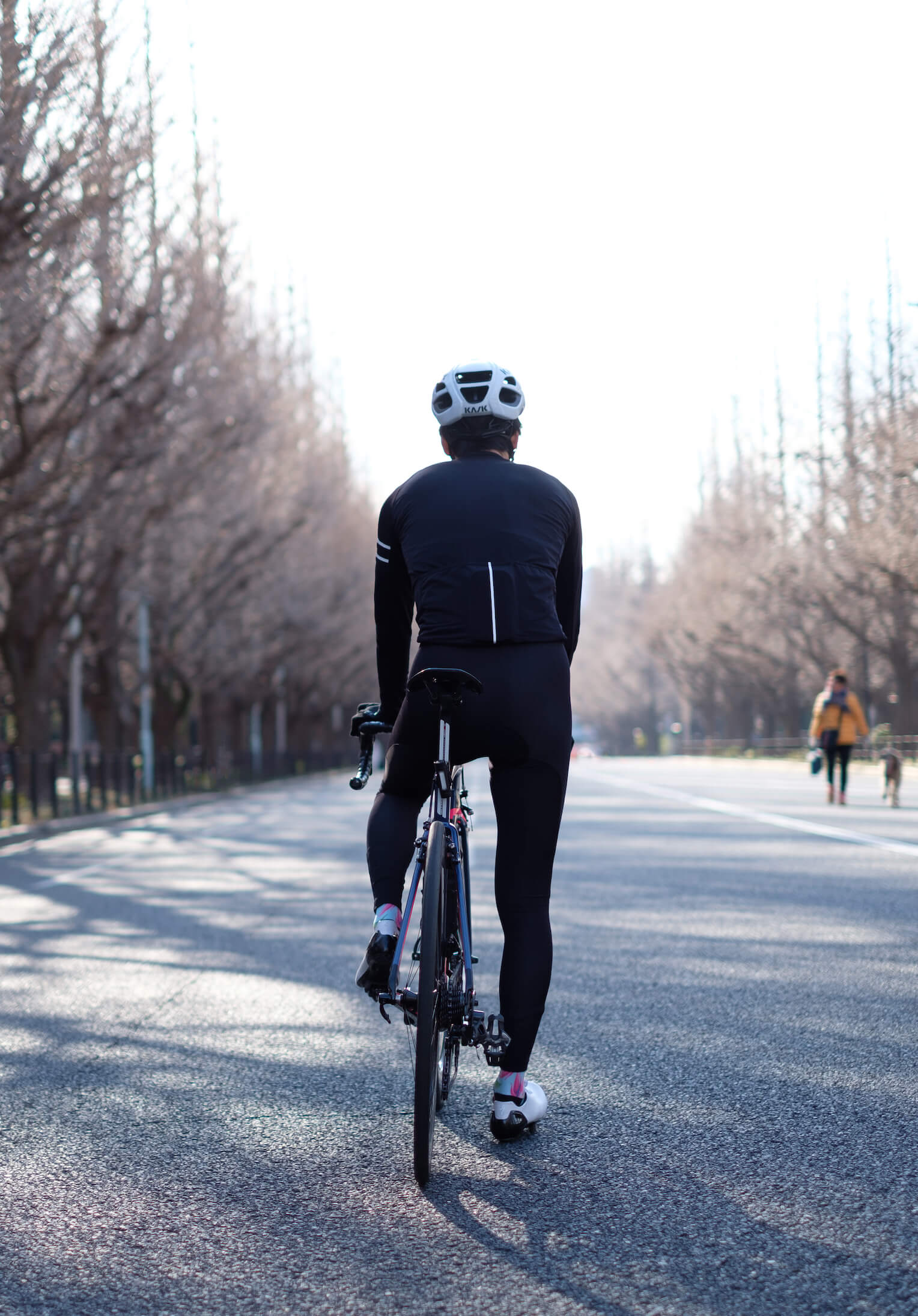 誰よりも目立つ“黒”を着る。 Vertex Londonウィンタージャージ&タイツ