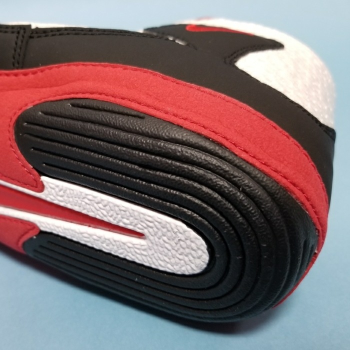 ナイキ・インフリクト (NIKE INFLICT) [ホワイト/ブラック/レッド