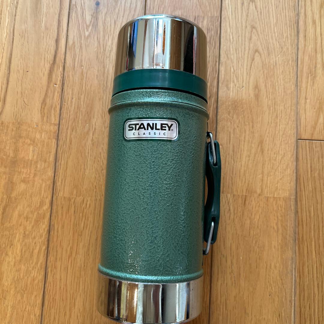 STANLEY スタンレー　Classic グリーン水筒　値下中 STANLEY（スタンレー） 公認店 水筒 クラシック 真空ボトル 1.9L