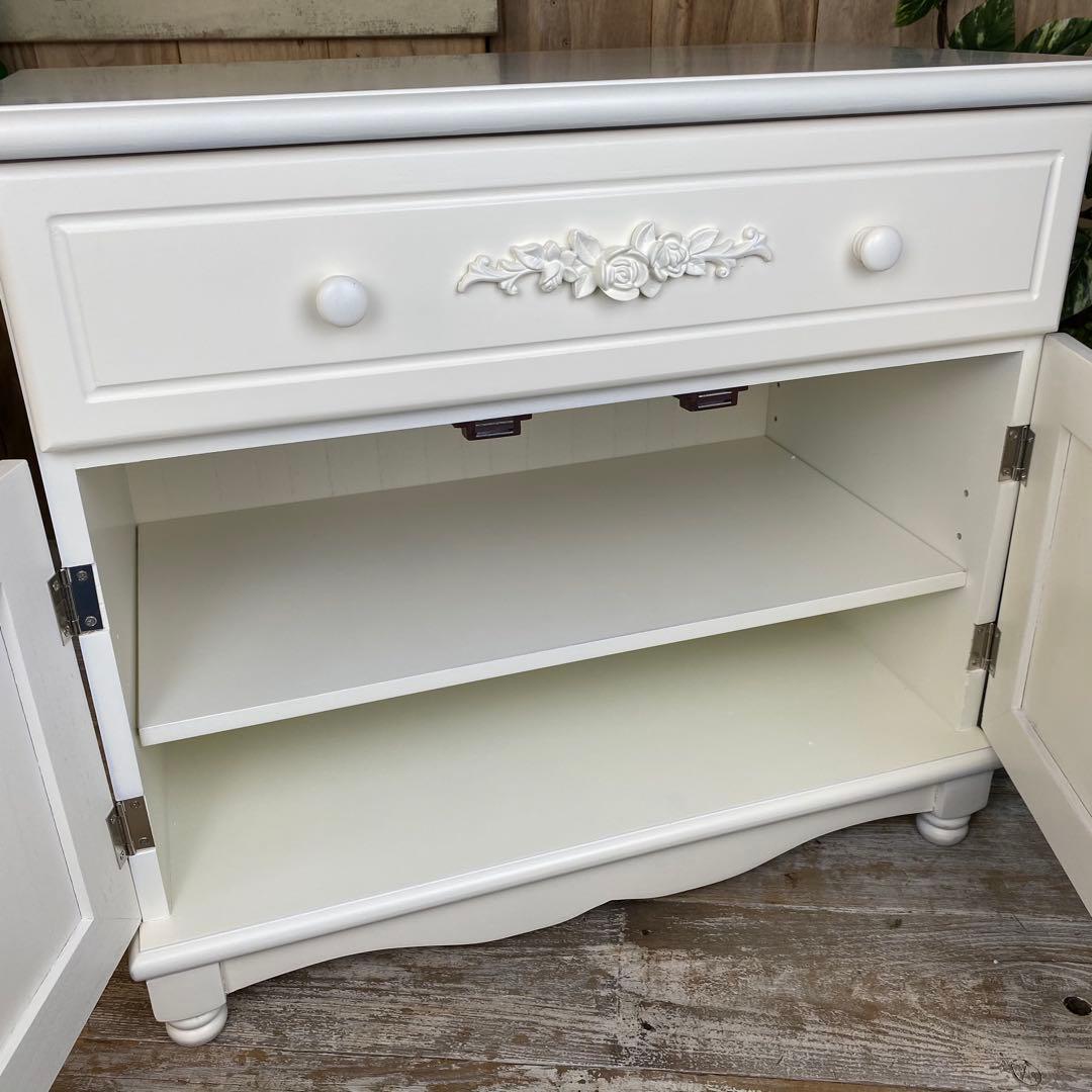 フレンチカントリー北欧調ホワイト扉キャビネット木製飾り棚収納家具