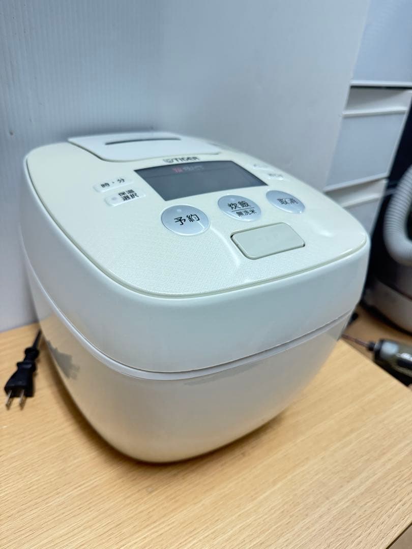 タイガー圧力IH炊きたて炊飯器JPB-R100 Amazon | タイガー 炊飯器 5.5合 圧力 IH ホワイト 炊きたて 炊飯