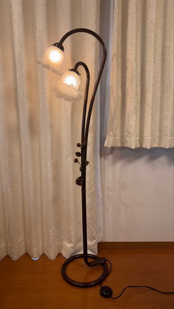 ROSY 鍛冶屋の店VAN フロアスタンド 2灯 ガラスシェード 2026年最新】鍛冶屋の店ヴァンの人気アイテム - メルカリ