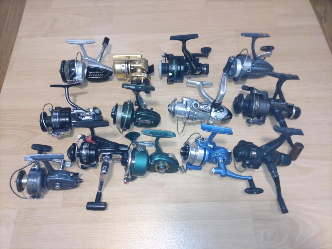 小型スピニングリール　他　１３個セット スピニングリール リール 3000番 バス釣り エギング ジギング 堤防釣り