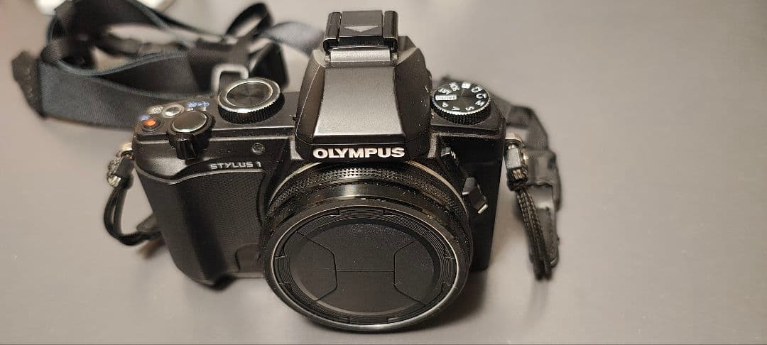 OLYMPUS stylus１ コンパクトカメラ Amazon | OLYMPUS デジタルカメラ STYLUS 1 28-300mm 全域F2.8 光学